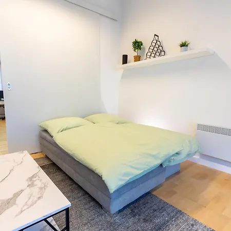 Lounge *